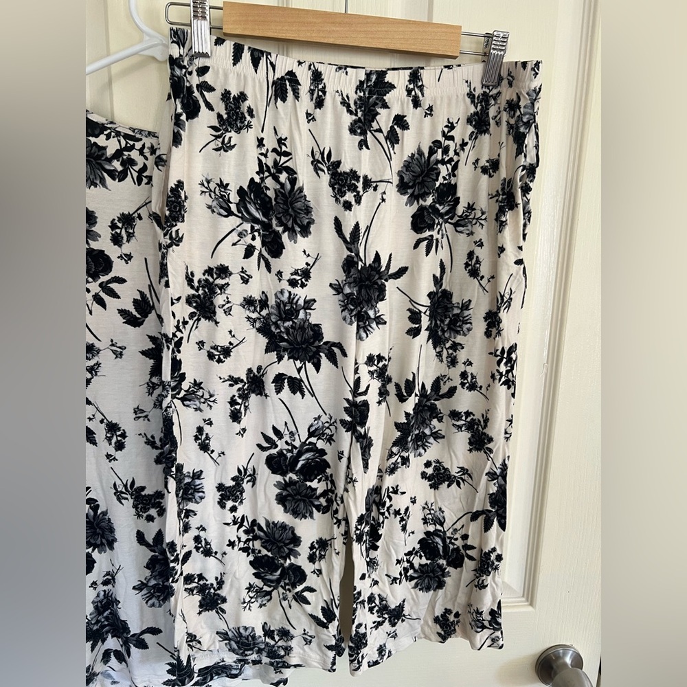 Women’s Floral Lounge Set Pajama Set Tank & Pants Black Cream Rayon Size L - Picture 6 of 9